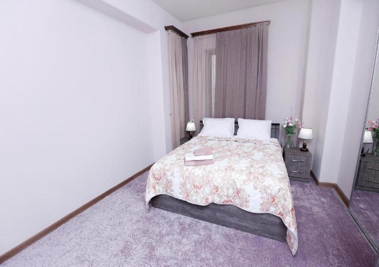 Yard Guesthouse エレバン エクステリア 写真