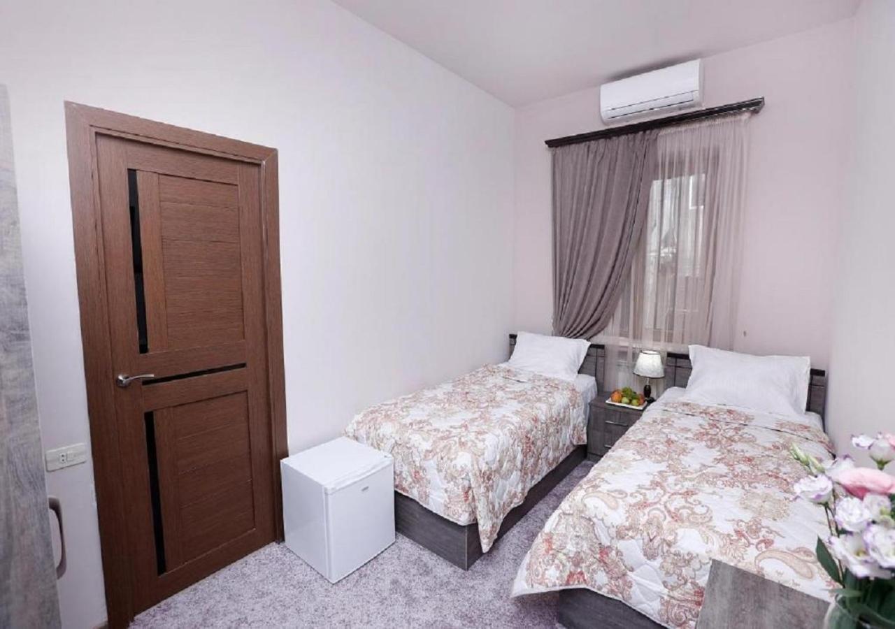 Yard Guesthouse エレバン エクステリア 写真