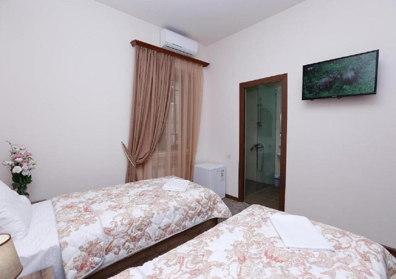 Yard Guesthouse エレバン エクステリア 写真