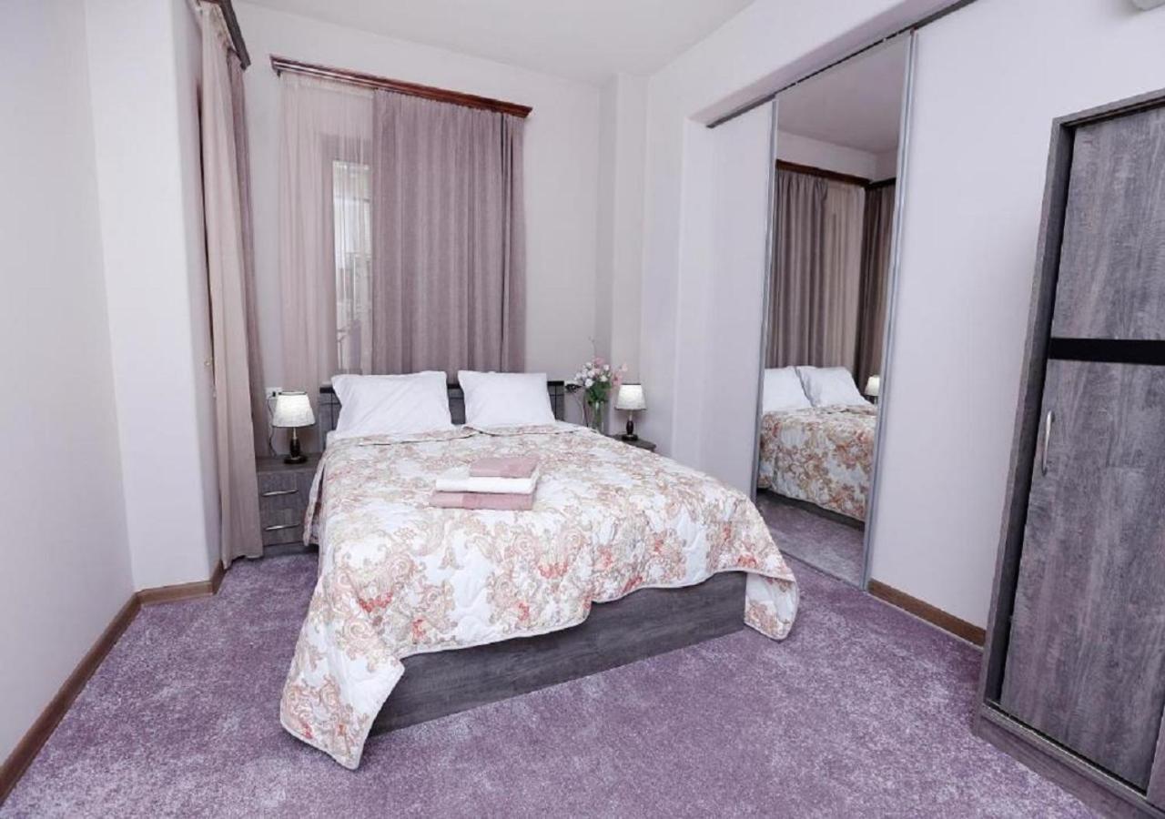 Yard Guesthouse エレバン エクステリア 写真